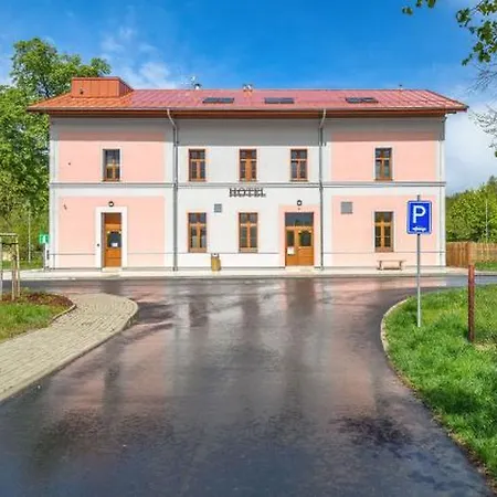 Nadrazi Hotel