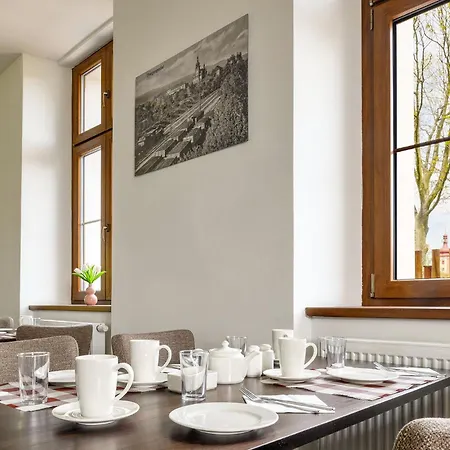 מלון Nadrazi Horni Jiretin