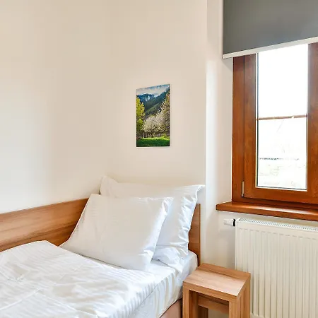 Hotel Nadrazi Horni Jiretin