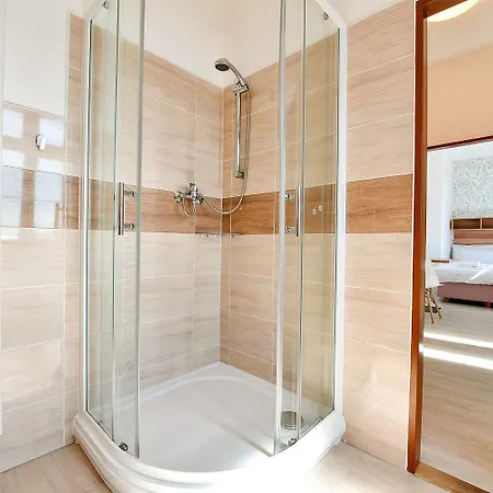 Hotel Nadrazi Horni Jiretin